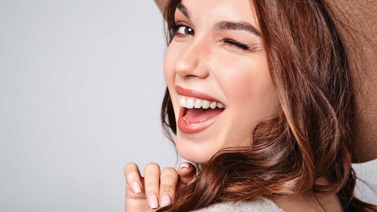 dis-beyazlatma-ile-daha-beyaz-gulusler-kapak