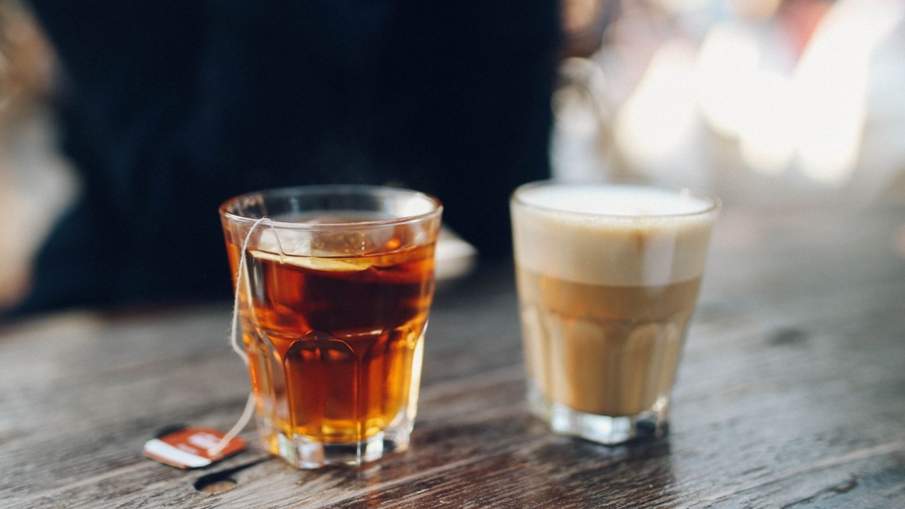 kahve-ve-cay-tuketiminin-disler-uzerindeki-etkileri