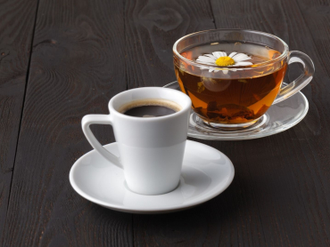 kahve-ve-cay-tuketimi-dis-rengini-nasil-etkiler