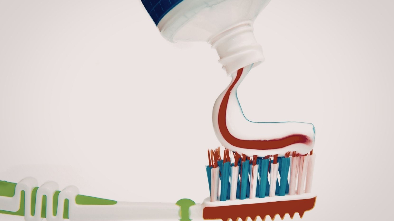 dis-macunu-icerikleri-hangileri-faydali-hangileri-zararli